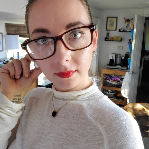 Resale > Retail - Picture 4 of 8